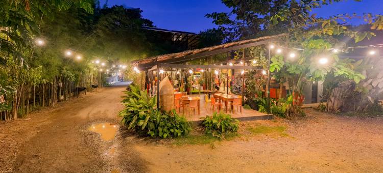 100 咖啡摩托旅舍(100% Cafe Moto Hostel)图片