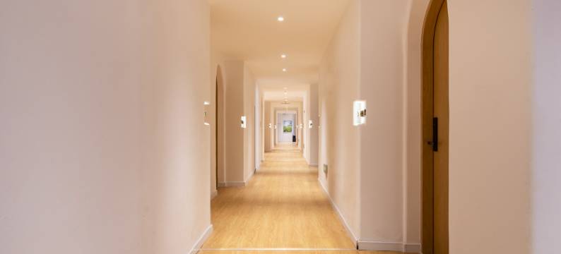 龙脉假日酒店(乌兰布统草原景区店)图片