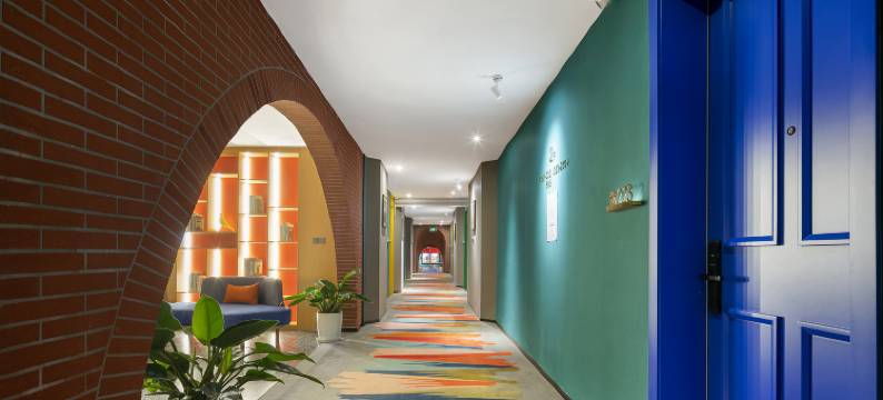 喜鹊CC酒店(郑州中原万达广场二砂地铁站店)图片