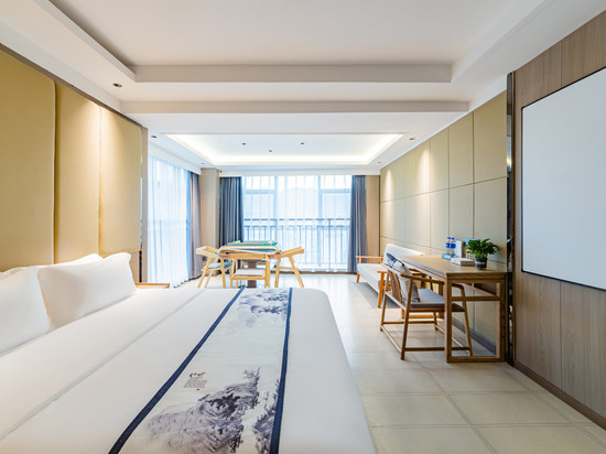 香港艾度假日酒店(重庆梁平重百商场店)