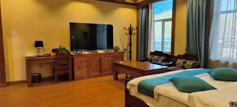 久治年保玉则朵阁漾杰酒店图片