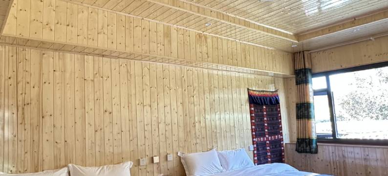 道孚雪山民宿图片