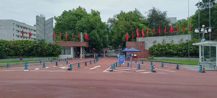 龙猫精灵酒店(西南大学轻轨站店)图片