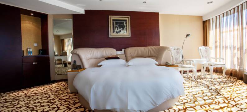 云南华地王朝大酒店图片