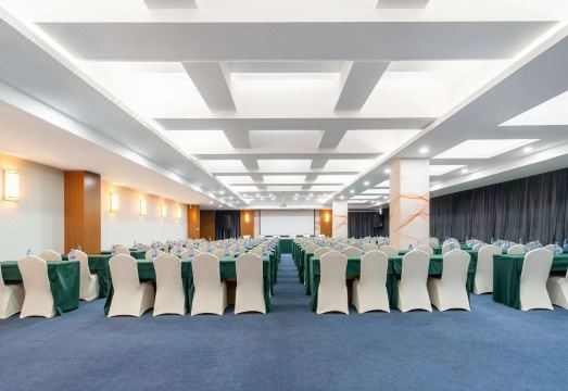 Shanghai Yunfeng HotelHotel Overview