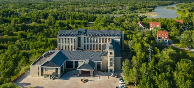 布尔津苏通假日酒店图片