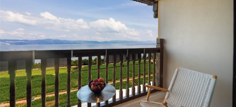 伊泊花园酒店(抚仙湖广龙小镇星光夜市店)图片