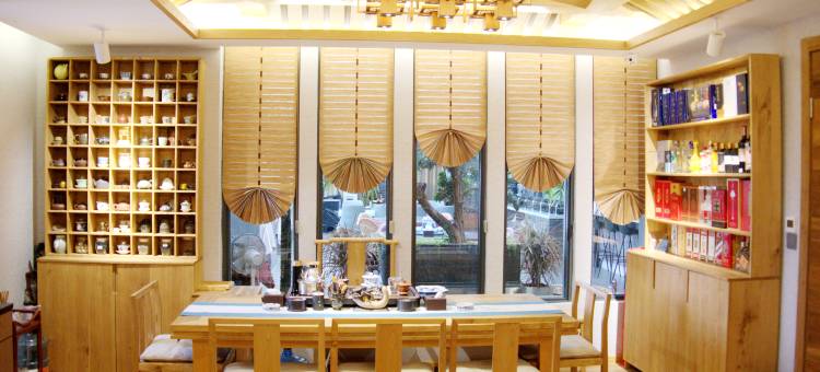 昆明石月南舍酒店(瑞鼎城爱琴海石闸地铁站店)图片