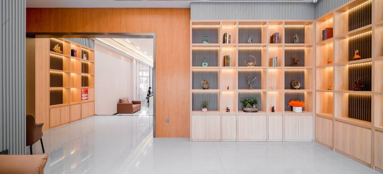 铂曼酒店(阳逻港华中国际产业园店)图片