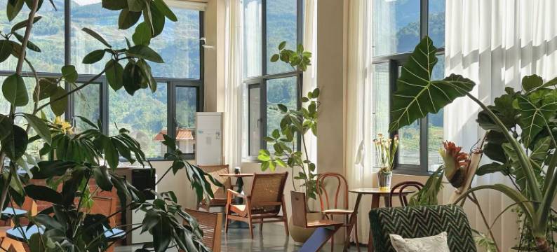 芒市日光山舍民宿图片