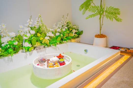 明洞·私汤疗愈温泉酒店(延吉延边大学网红墙水上市场店)图片