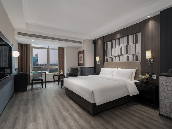 斯悦酒店(大坪时代天街石油路地铁站店)