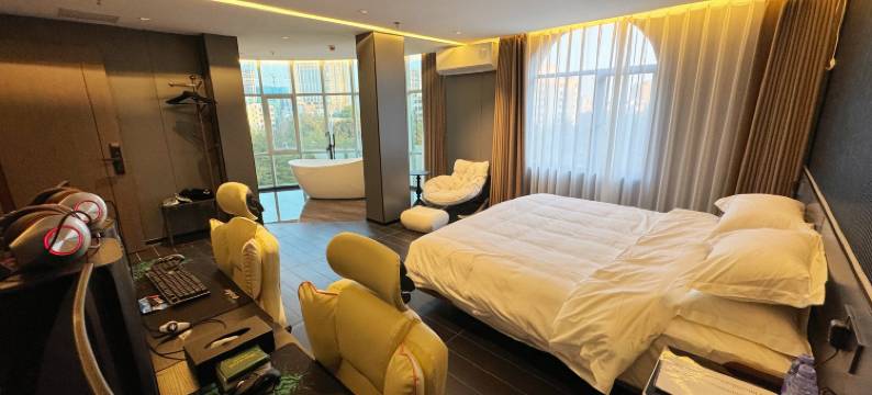 茂名昊铂尔电竞公寓(电白区人民政府店)图片