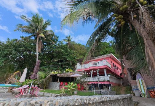 FreeDive Inn Hotel Overview