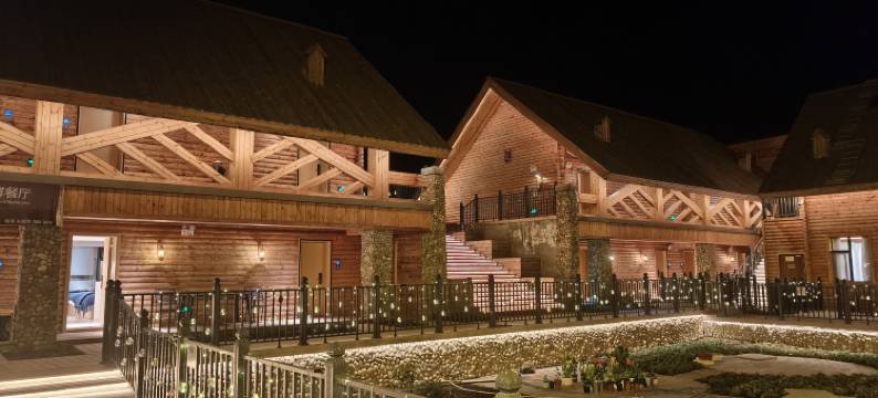 游哉优宅度假民宿(禾木风景区店)图片