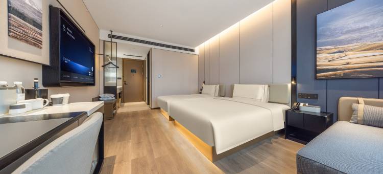 鞍山火车站人民公园亚朵酒店图片