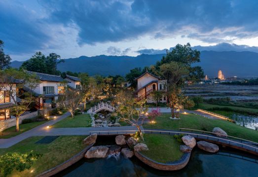 大理桃溪梦蝶秘境庄园外景图