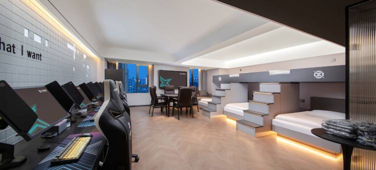 艺龙电竞酒店(郑州二七万达齐礼阎地铁站店)图片