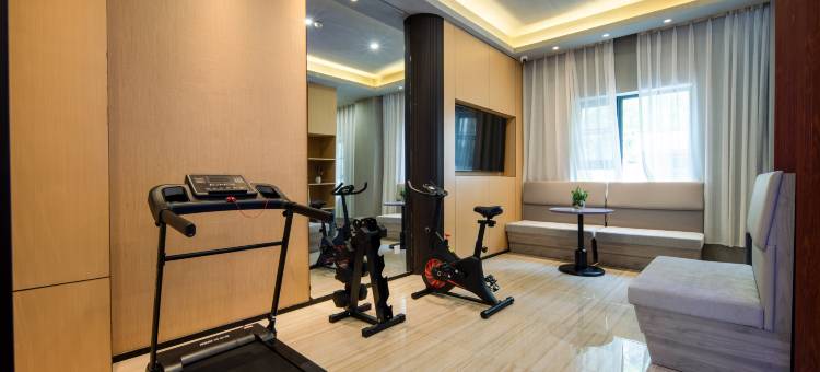 R ROYALSS HOTEL(九寨沟游客中心店)图片