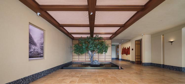 大连星海广场百年城雕海景亚朵酒店图片