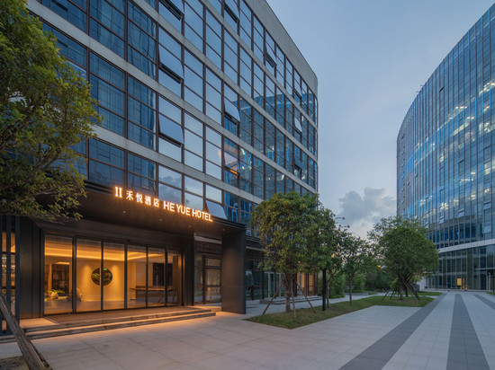 禾悦酒店 HEYUE HOTEL(东湖地铁站店)