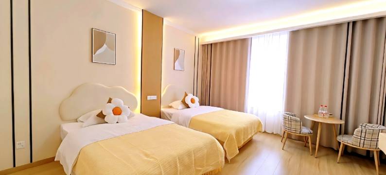 梦筑晓居(峨眉山高铁站报国寺店)图片