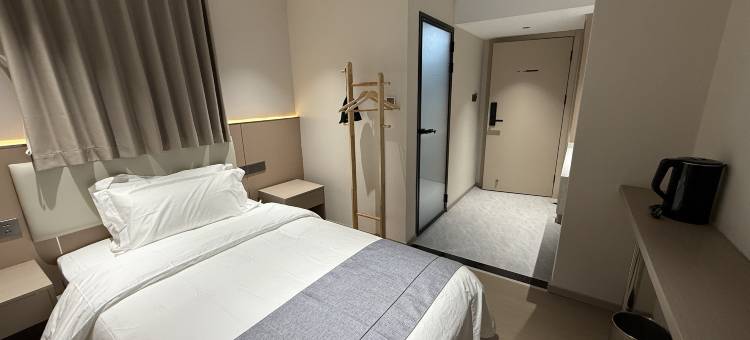 云绯酒店(武汉江汉路步行街大智路地铁站店)图片