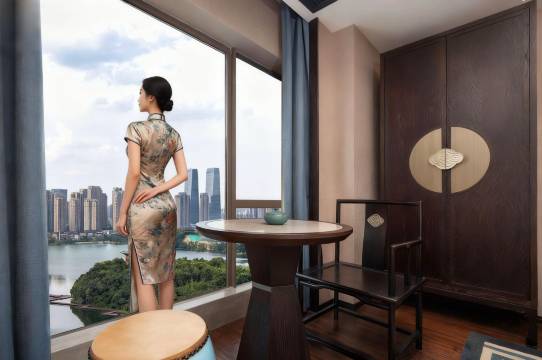 廷泊酒店(梅溪湖西地铁站桃花岭公园店)