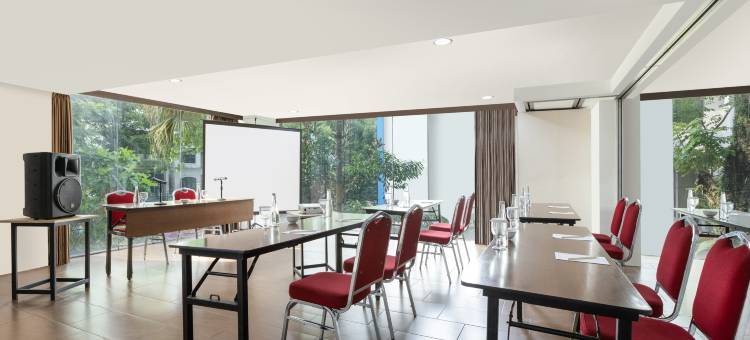 万隆牛仔裤街艾玛利斯酒店(Amaris Hotel Cihampelas Bandung)图片