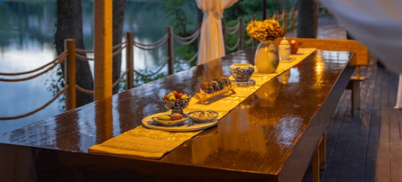 雅安月隐岛全湖景隐奢美宿图片