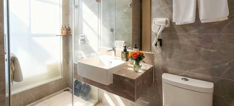 咖居酒店(西安钟楼地铁站回民街店)图片