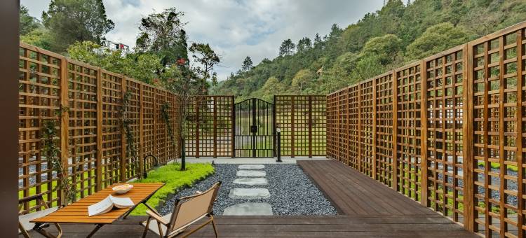 明都花開半朵温泉度假酒店图片