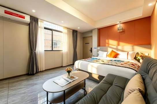 拾光影寓(广州大学城GOGO新天地店)