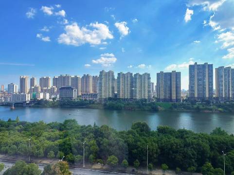 鹰潭天虹购物中心桔子水晶酒店图片