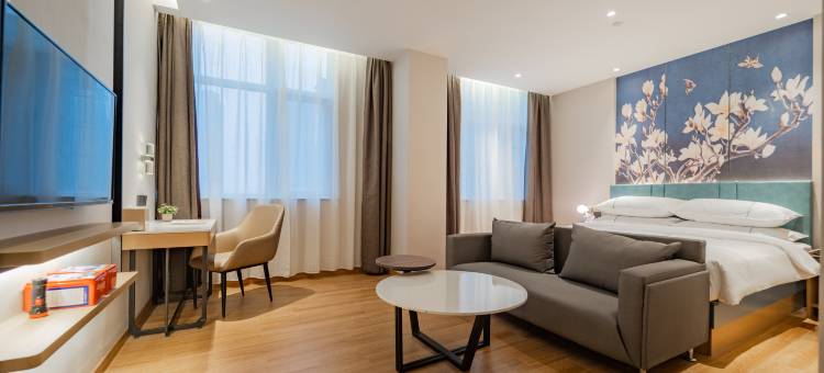 白玉兰酒店(西安霸城门地铁站明光路旗舰店)图片