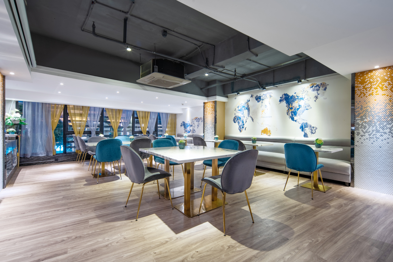 Gluck HotelHotel Overview