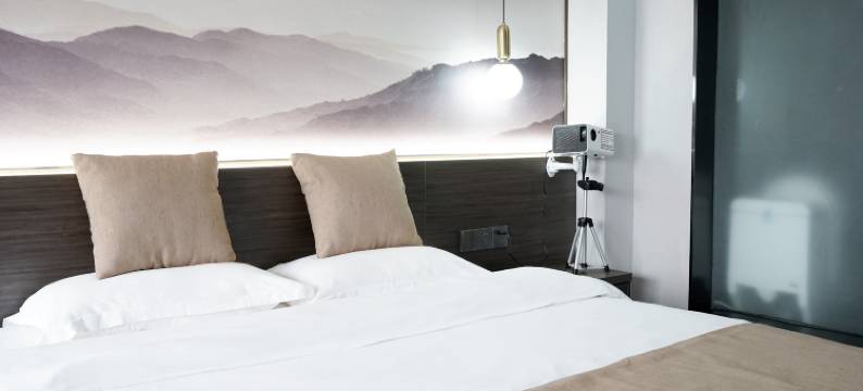 乱·艺术电竞酒店(重庆大学城熙街店)图片