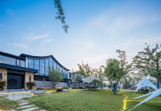 Floral Hotel·Baohua Temple Taoli spring breeze hotel Hotel Overview