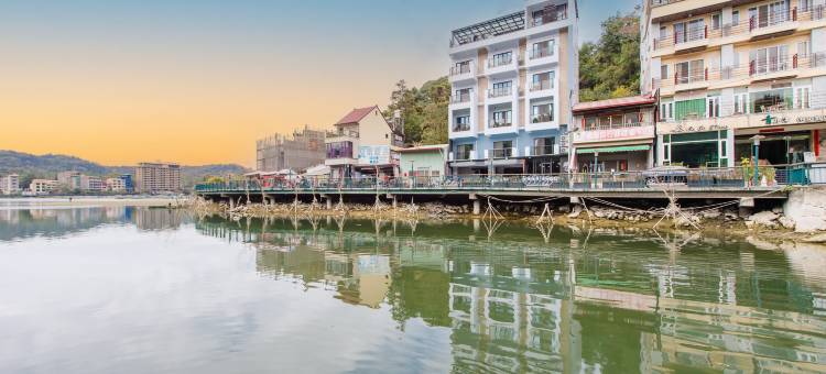 日月潭水舍图片