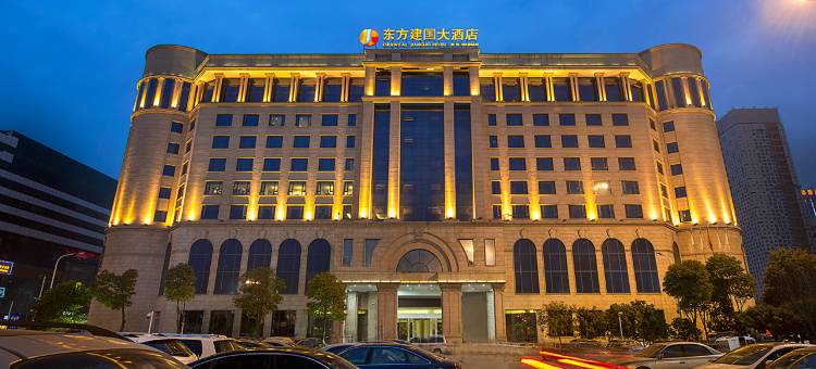 武汉汉口火车站东方建国大酒店图片