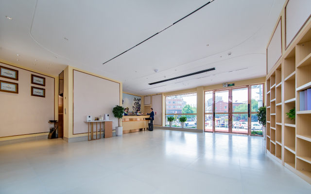 Vienna 3 Best Hotel (Huanggang Tuanfeng Desheng) Over view