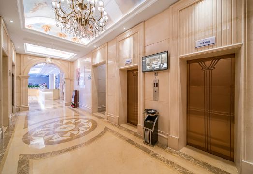 Vienna International Hotel (Shenzhen North Railway Station Longhua Yifang Tiandi Branch) Hotel Overview