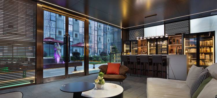 亦镜空中花园酒店(万家丽广场地铁站东盈广场店)图片