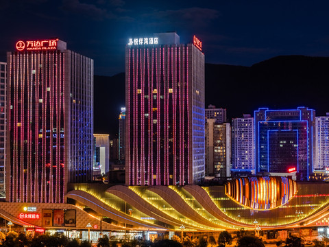 悦伴湾酒店(广元万达广场店)