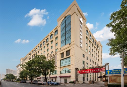 中山阳光商务酒店（富华道兴中广场店）外景图