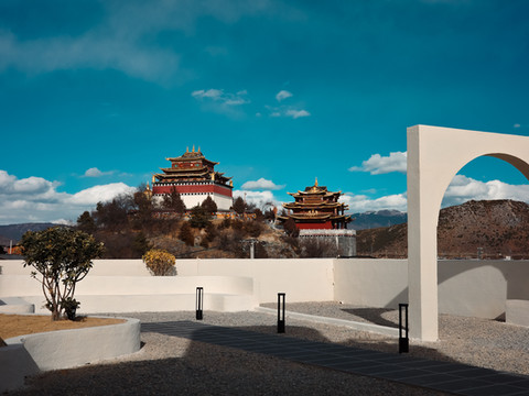 香格里拉·丹缦 | 设计师富氧观景美宿(独克宗古城月光广场店)