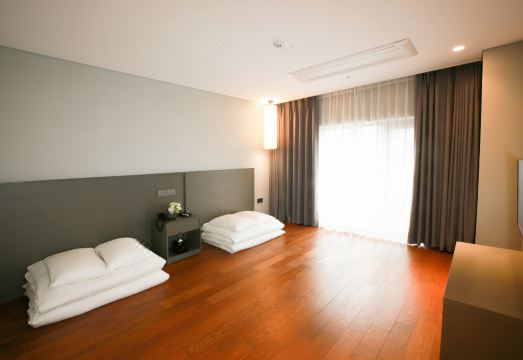 WesternLife HotelHotel Overview