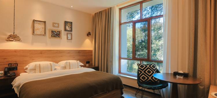 那拉提柏睿林隐酒店图片