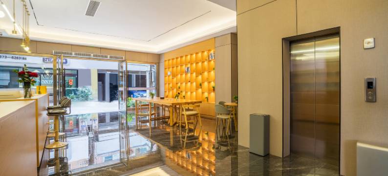 弥勒芭提缦居酒店(湖泉生态园店)图片