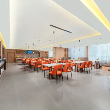 悦而漫酒店（临汾西站人民医院店）